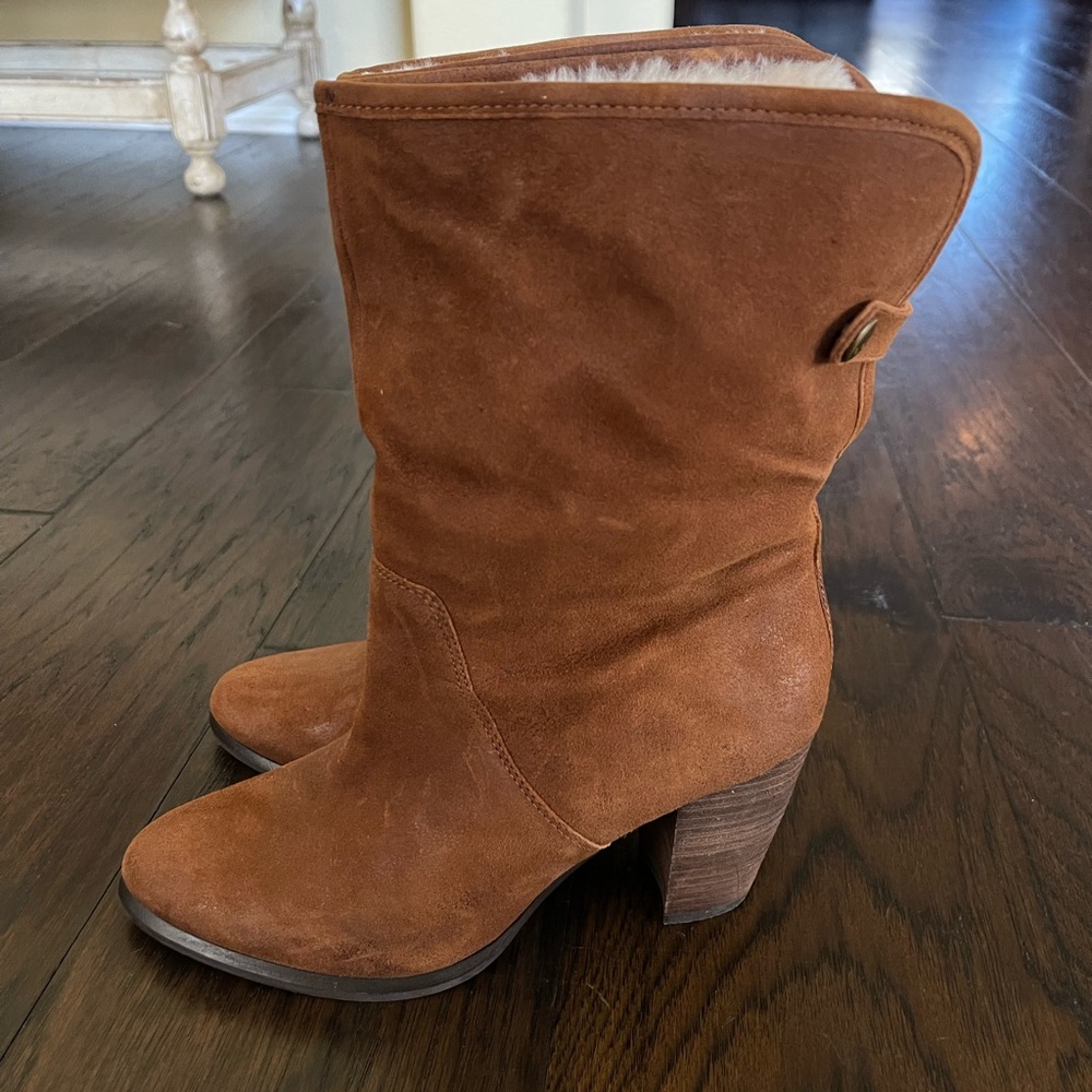 UGG Layna Brown Distressed Leather Genuine Shearling Heel Cuff Boots Women’s 7